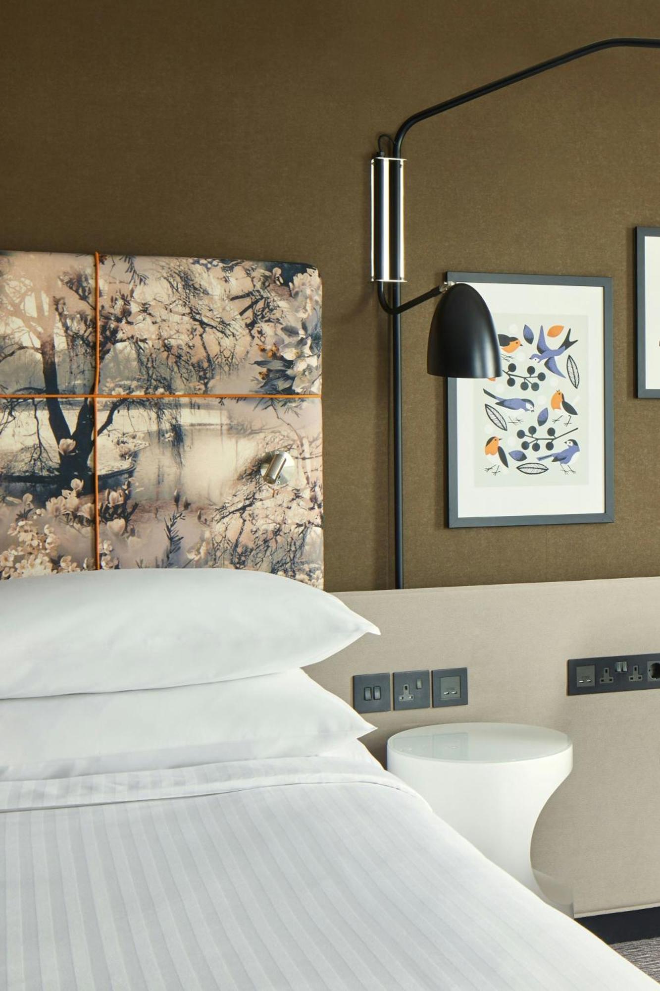 London Marriott Hotel Regents Park Exterior photo